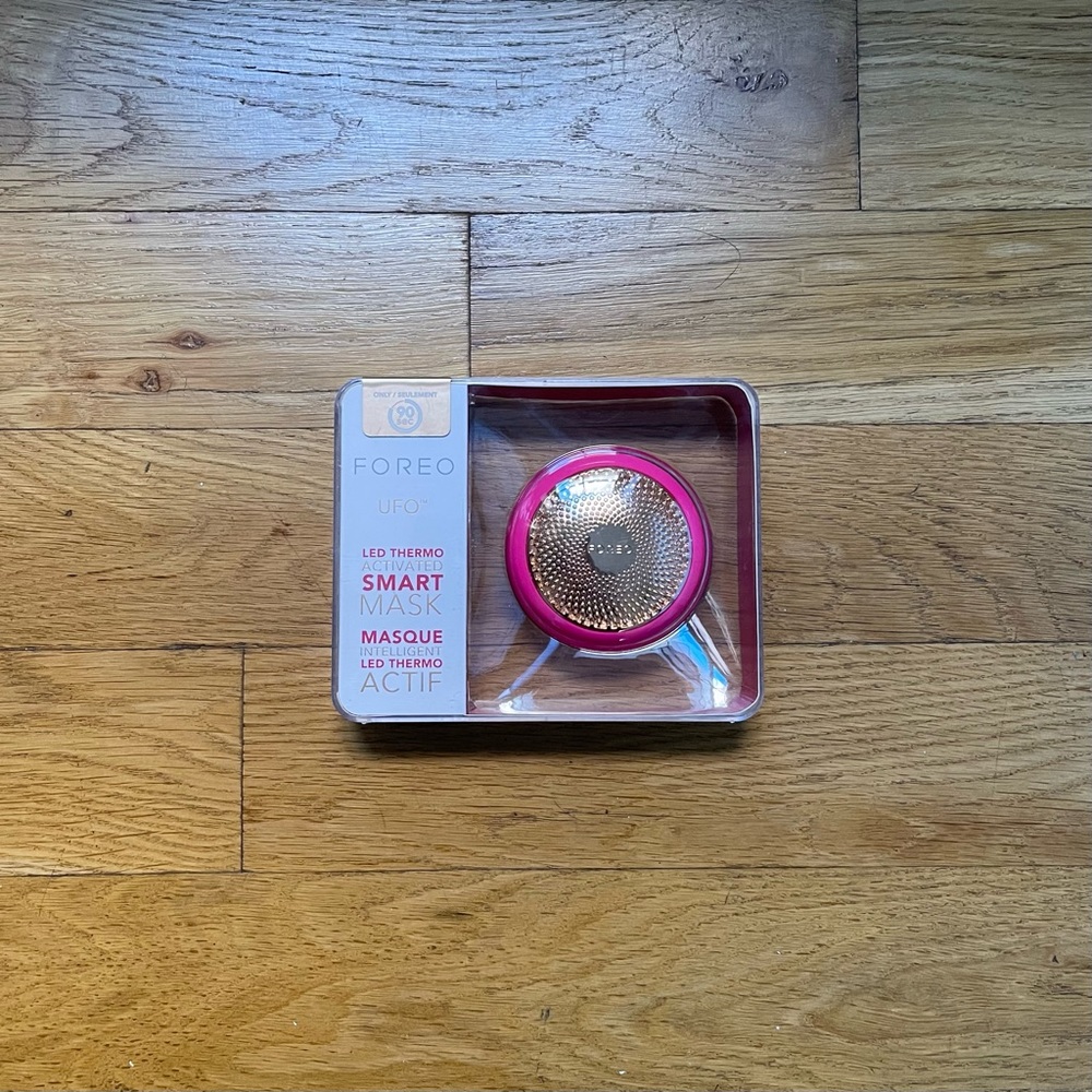NWT fuchsia Foreo UFO device (O/S)